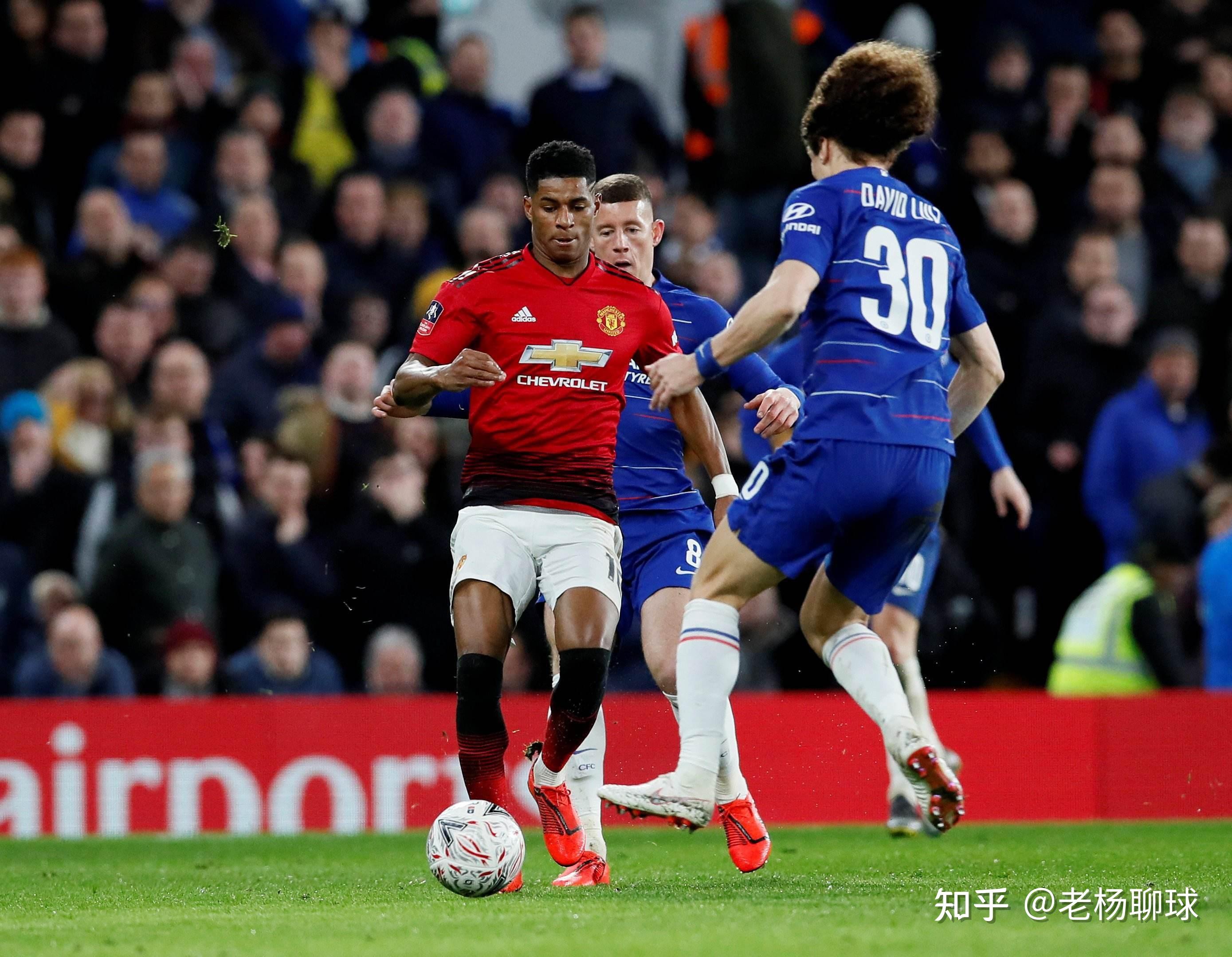 中展现了他 中展现了他